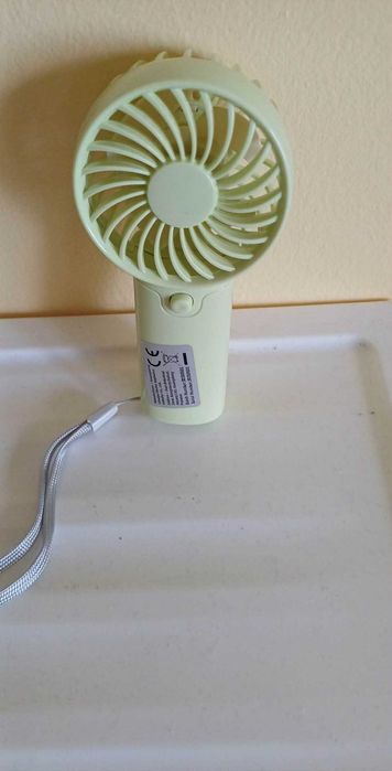 Мини вентилатор на батерий
