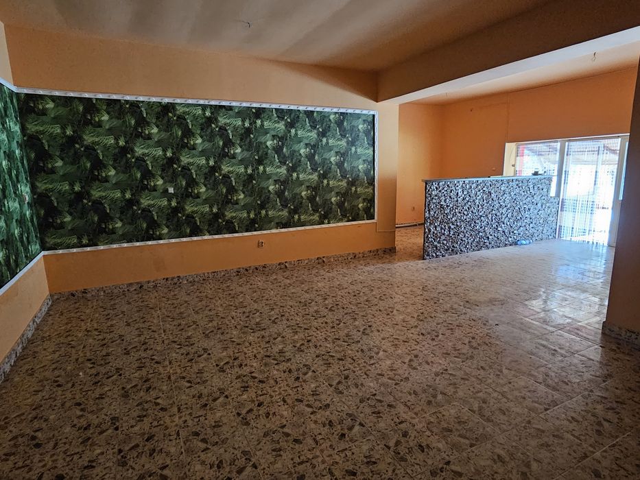 Imobil de vânzare, cu destinație versatila