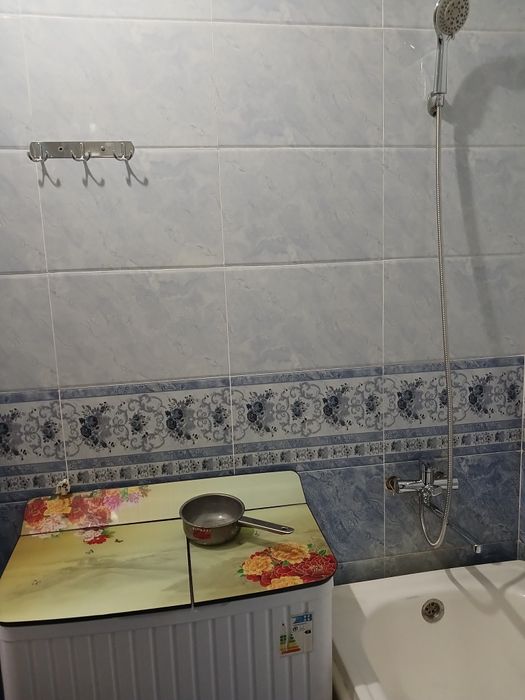 2 xonali kvartira sotiladi