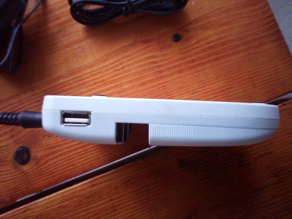 Încărcător universal