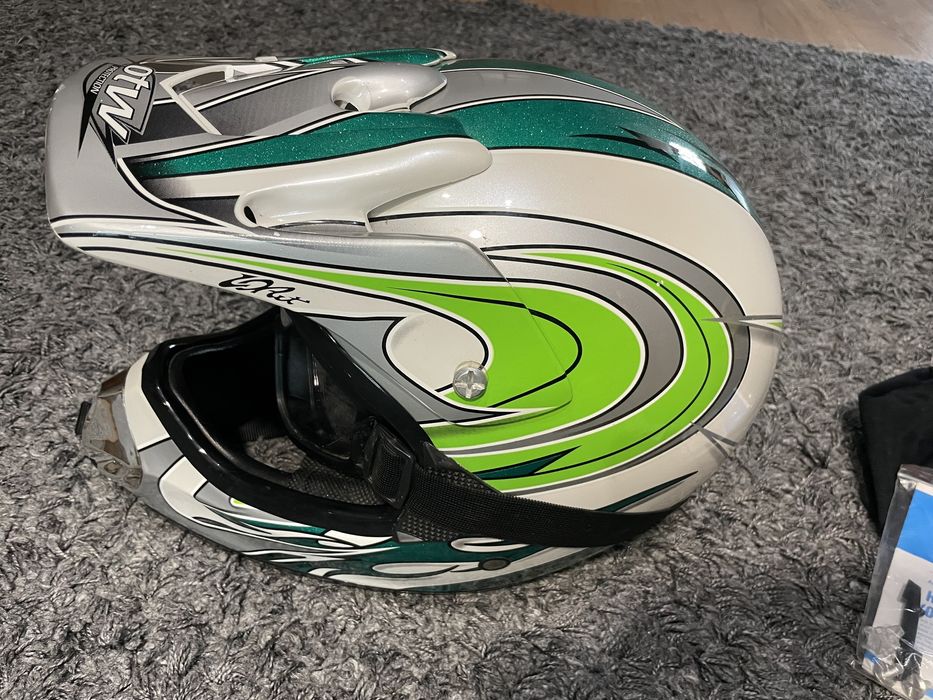 Мото каска на 1 сезон  80лв