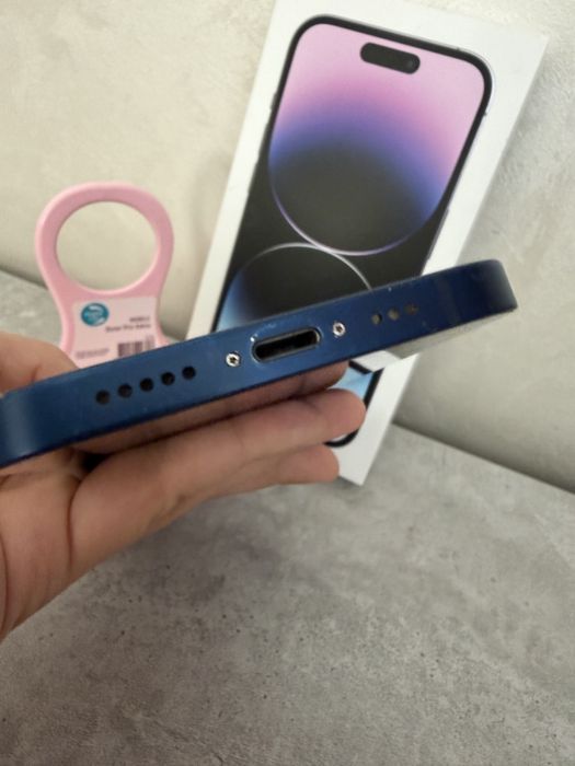 Продам в отличном состоянии iphone 12