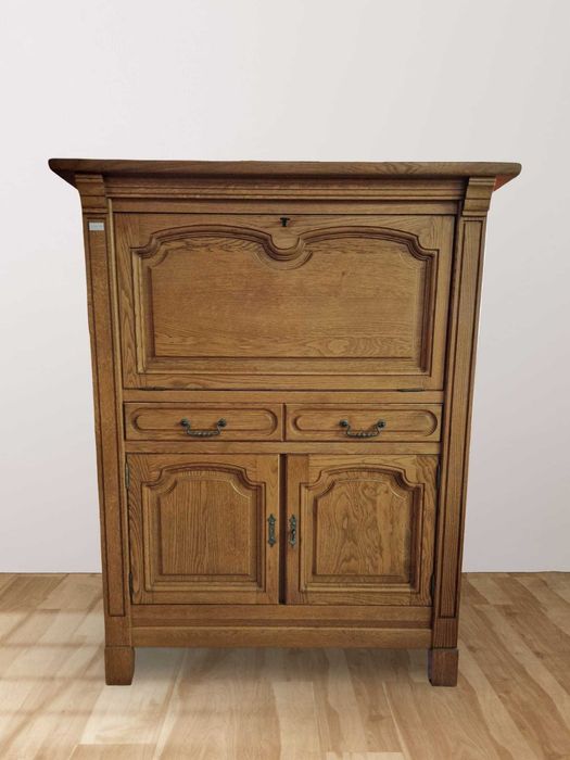 Многофункционален шкаф бюфет от дъбов масив