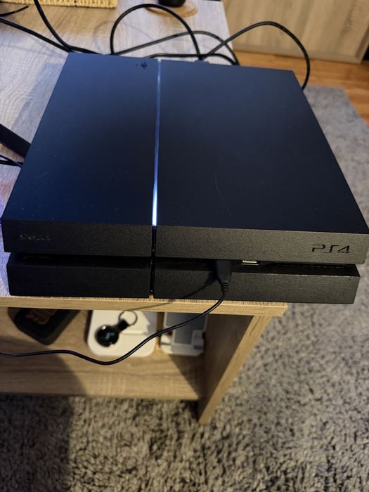 Playstation 4 , 500GB, stare foarte buna