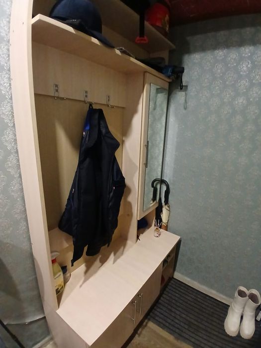 Продам компактную прихожую