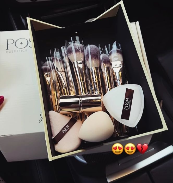Продам кисти от Аеки PosH