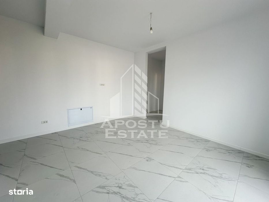 Apartament cu 2 camere, bucatarie inchisa, etaj intermediar, Giroc — fotografia 3