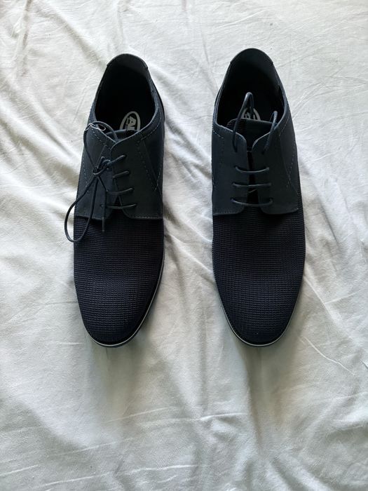 Чисто нови мъжки обувки