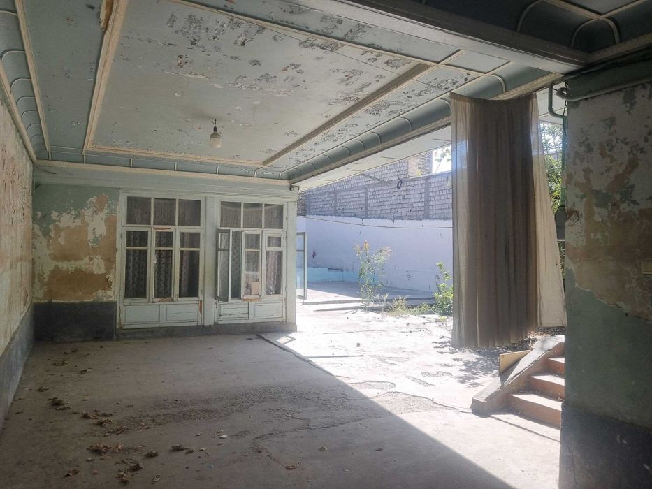 Камолон   Махали дом продажа без ремонт  хостел садик метро 100мт