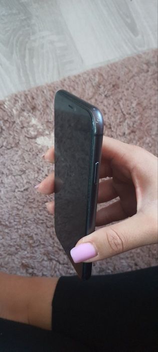 Продавам iphone 11 употребяван