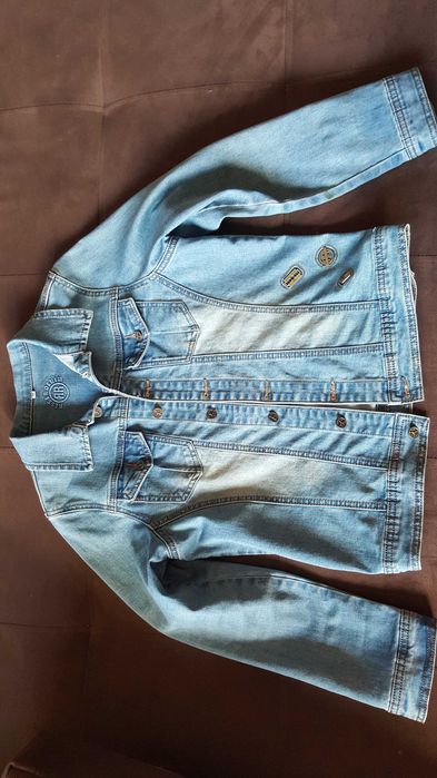 джинсовая куртка очень модная