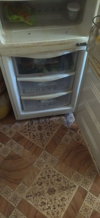 Холодильник- самсунг