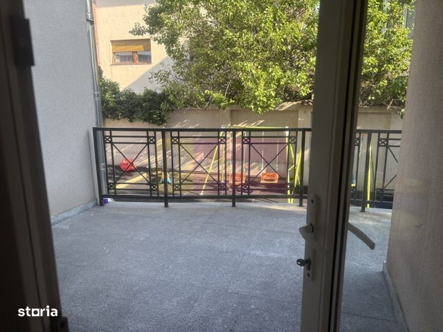 Vila D+P+1+M cu teren 446 mp Drumul Sarii.