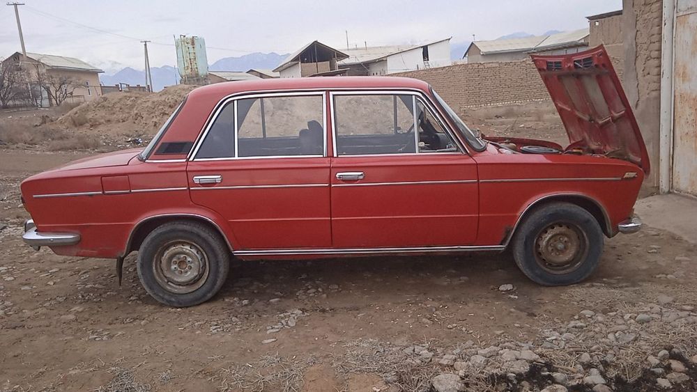 ВАЗ 2103 сотилади