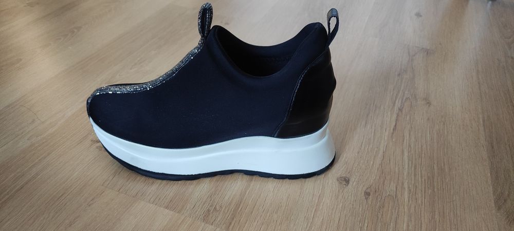 Маратонки на платформа