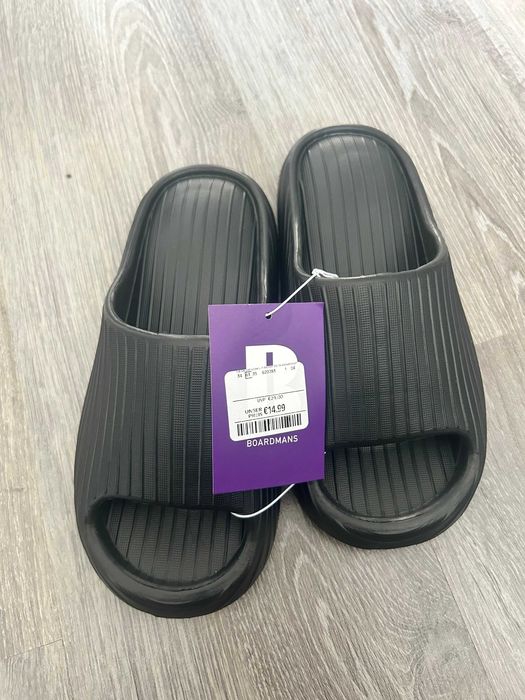 Дамски чехли слайд