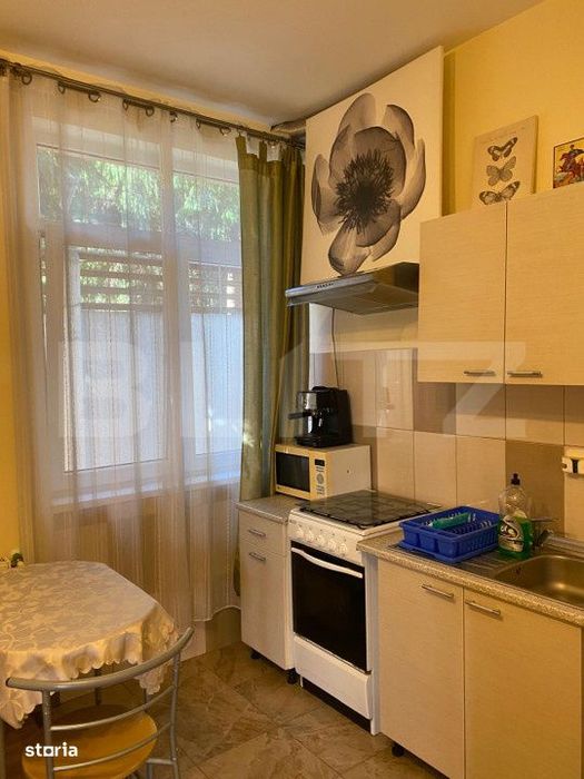 Casa de 35mp, curte, parcare, zona Intre Lacuri