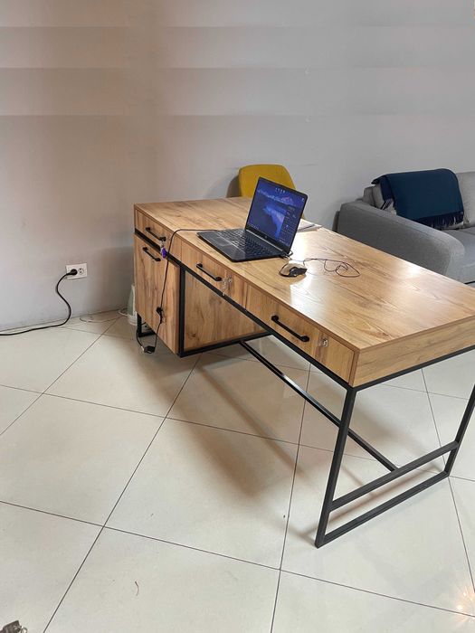 Шкафы и стол письменный