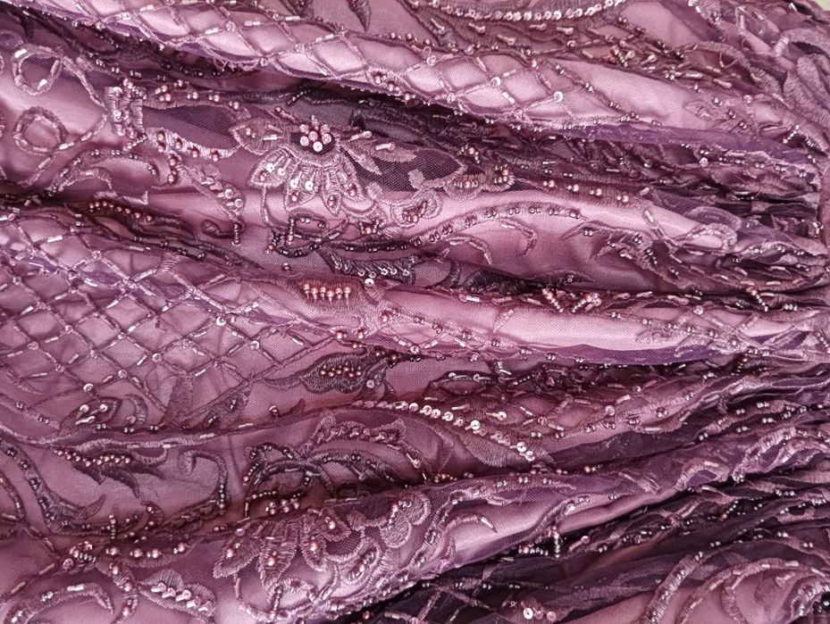 Срочно продам!!!Вечернее платье .Расшитое бисером.