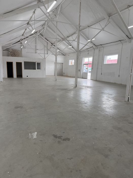 Inchiriez hala parc industrial UTA