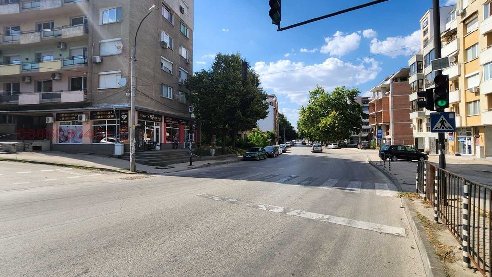 Дава се под наем  в Плевен, Идеален център -  кв.м за 127.5 € - Снимка #9