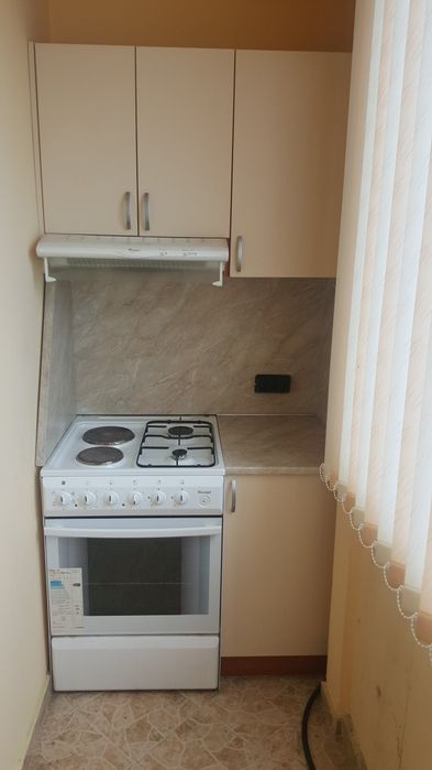 Дава под наем 4-стаен апартамент