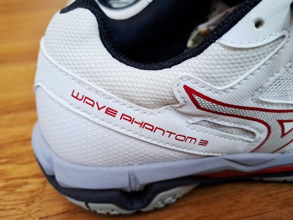 Маратонки Mizuno Wave Phantom 3