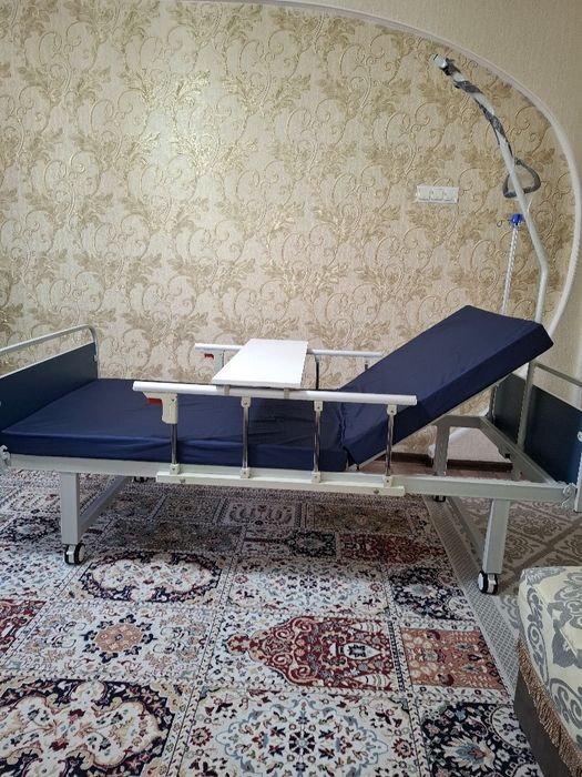 Медицинская кровать