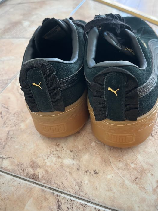 Дамски спортни обувки Puma