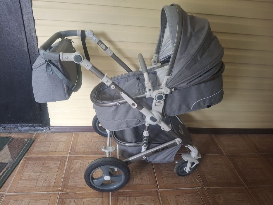 Коляска лето и зима в хорошем состоянии.