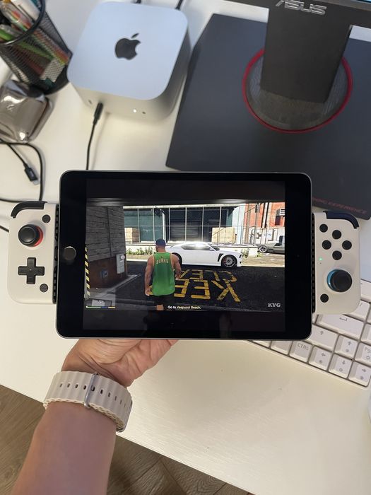 Apple iPad Mini 5, 64GB айпад планшет с джойстиком