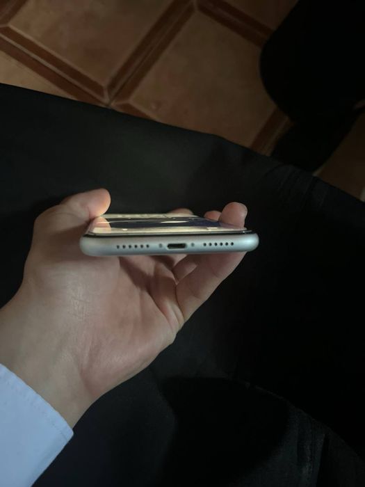 Продам iPhone 11