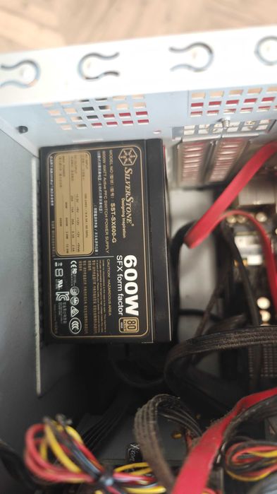 Mini NAS storage - 8 hdd bays 3.5 hot swap + 4 hdd bays 2.5  - SATA3