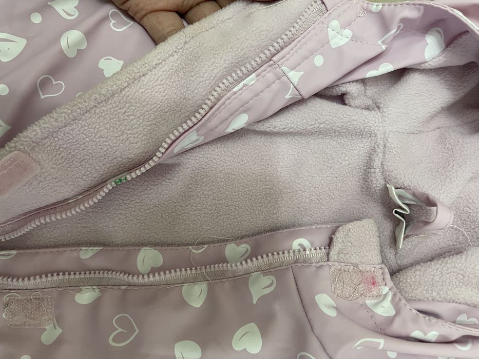 Продам куртку на девочку