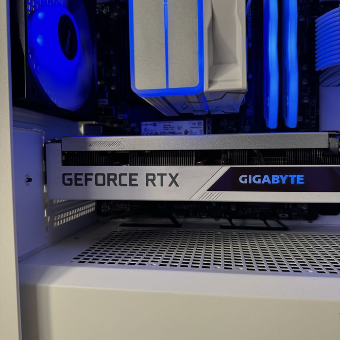 ЛИЗИНГ! Геймърски компютър Ryzen 5 5600 / RTX 3070 / 16GB RAM / 1TB