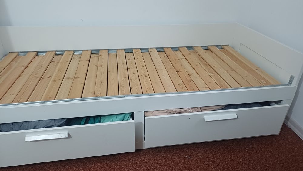 Vând Pat (Divan Ikea)