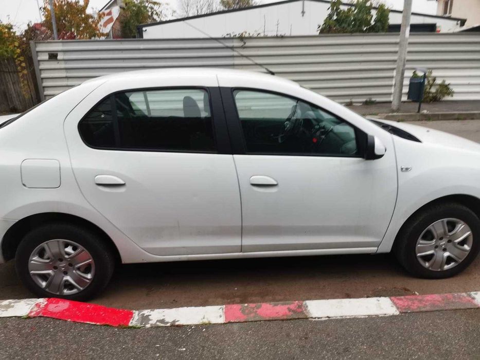 Mașina Dacia Logan