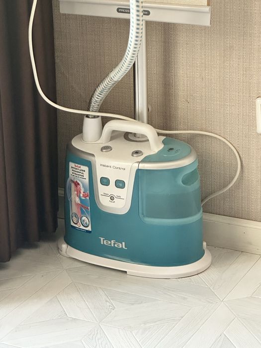 Отпариватель, паровый утюг