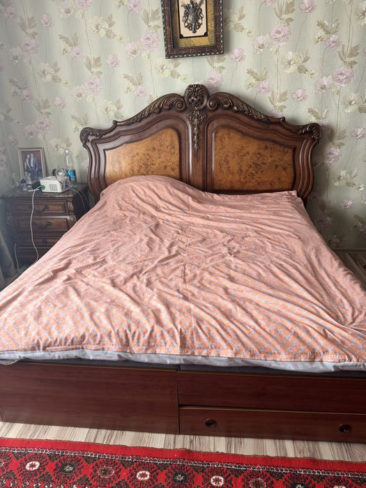 Спальный гарнитур