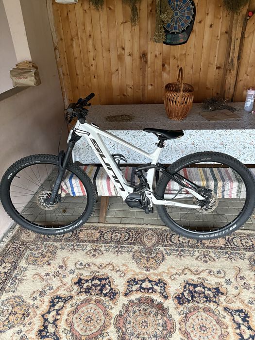 Bicicleta electric full suspension