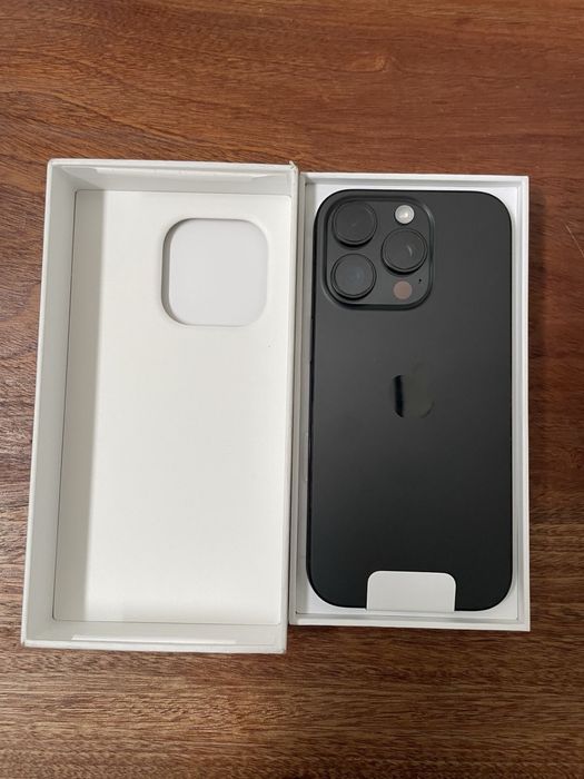 Продам IPhone 16 pro