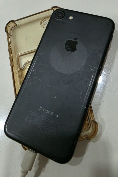 IPhone 7. 32ГБ на запчасти