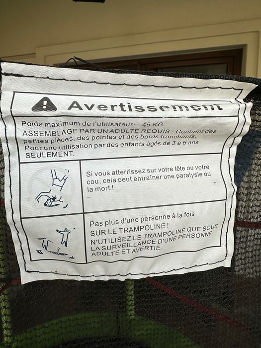 Trambulină copii 140 cm ca nouă, montată, stare perfectă