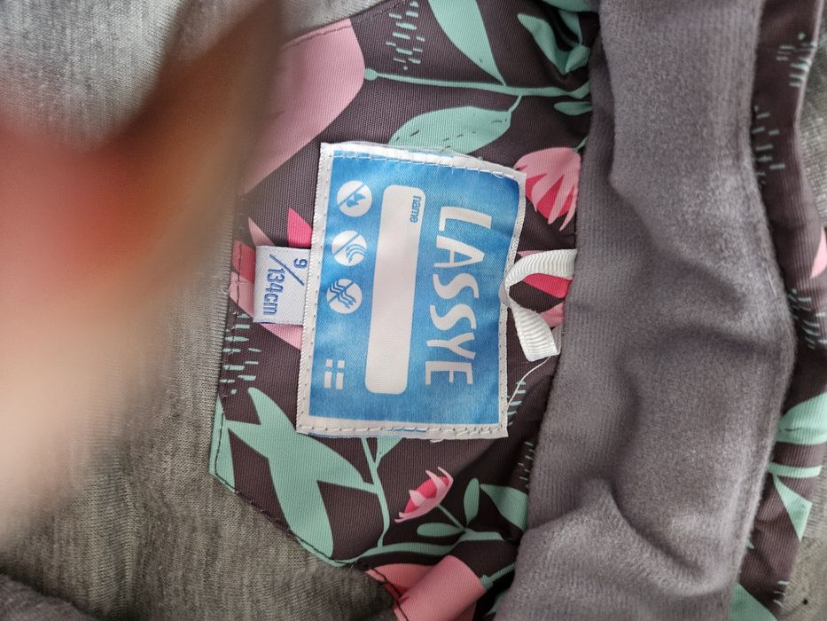 Продам весенний осенний комбинезон для девочки