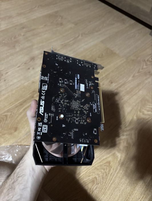 Vând RTX 3050 6GB (2 ventilatoare) – stare impecabilă