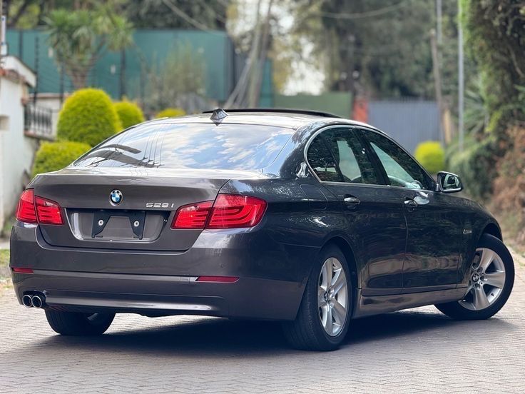 BMW F10 БМВ F10 2010г 2.0 3,0 дизел На части!