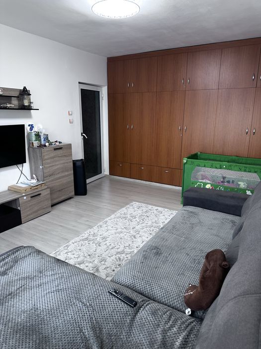 Vand apartament!