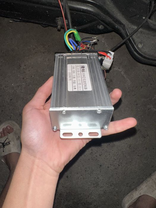 Продается аккумуляторы и контроллер новый