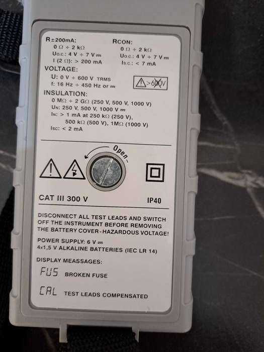 Megohmetru profesional Giga OHM MI 3103