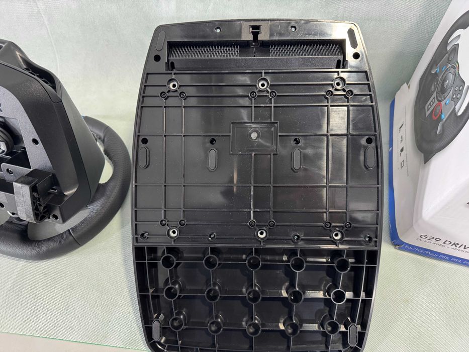 Волан и слушалки - Logitech Driving Force G29 PS3/PS4/PS5/PC